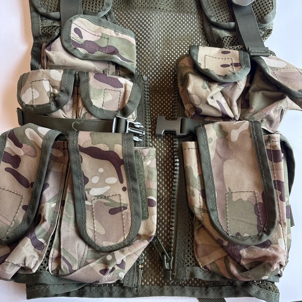 KAS Woodland Combat Vest STOCK 9472-114-372 Boys‎ XL  Adjustable Straps